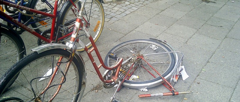 A very broken bike, but not a mountain bike.